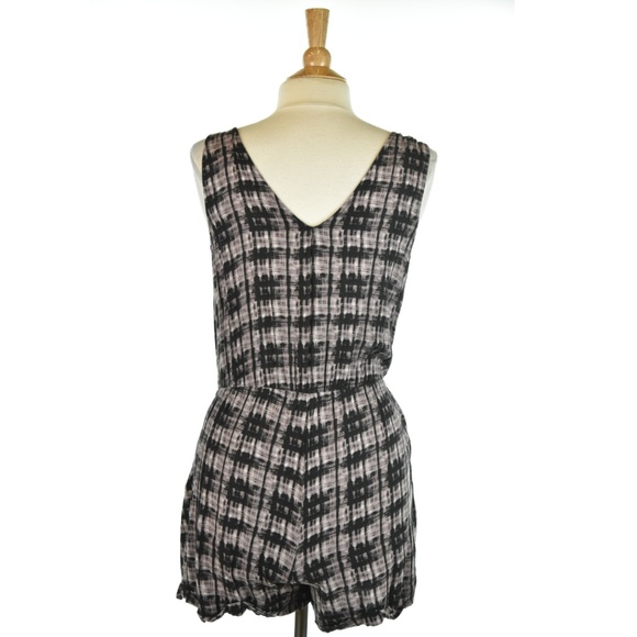 Mono B Shorts Romper With Buttons - Picture 4 of 6